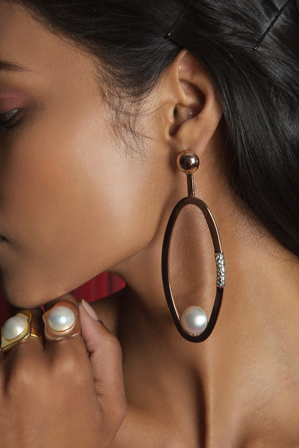 Sterling King Pearl Ellipse Earrings in Rose Gold paired with Single Egg Rings
